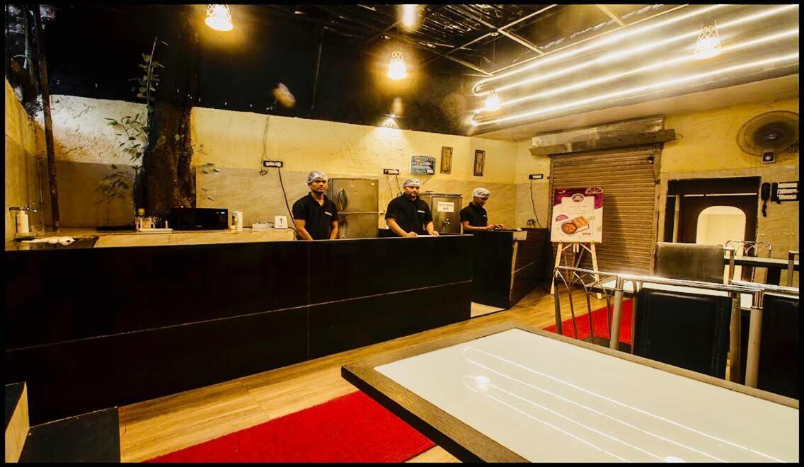 Qubestay Airport Capsule Hotel & Hostel Bombay Extérieur photo